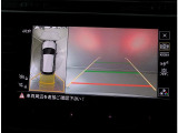 バックカメラ トラフィックアラートで苦手な駐車も楽々できます.