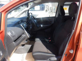 清潔で広々した座席です!是非、現車を見て体感してみてください。