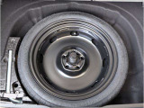 スペアタイヤが車載されております。