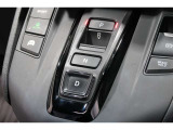 シフトボタンは扱いやすい位置に配置されてます。安全運転でお出掛けください。
