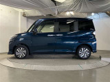 助手席側は電動スライドドアになってます。運転席やキーのリモコンで開閉できるので手が塞がっていても楽に積み降ろし出来ますよ。