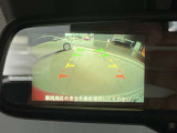 前後左右4つのカメラで、上から見たような映像をお届け、駐車時も安心、アラウンドビューモニター付(肉眼では確認し辛い左前の映像に切り替えることも可能です)。