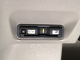 ビルトインタイプの【ETC】で見た目もスッキリ。高速道路の利用にとても便利です。