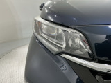 LEDヘッドライトは、点灯の瞬間から最大光量を発揮し、突然暗くなるトンネルなどでの安定感を高めます。