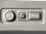 ラゲッジルームに100V AC電源(1500W)付き!キャンプや万一の災害時には非常用電源としても活用できます!