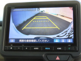 リアワイドカメラシステム!従来の視野に加えて、後方側方を約180&deg;まで見えるワイドビューと、後方を真上から見たような視野で駐車時などに便利なトップダウンビューの3つの視野があります!