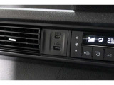 スマートフォンなどの音楽再生が可能なUSB接続ジャック装備車両です♪♪♪