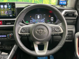 【純正革巻きステアリング】上質な革を使用することで、手にしっかり馴染みとても運転しやすいハンドルです♪