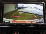 バックガイドモニターで、後方を確認しながら安心して駐車することができます。運転初心者も熟練者も必須の機能ですよ!