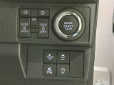 両側パワースライドドア付きだから、狭い駐車スペースなどでの 乗り降りラクラク!小さなお子さまのいるご家庭には嬉しい装備。
