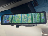 【デジタルインナーミラー】後席の大きな荷物や同乗者で後方が確認しづらい時でも安心!カメラが撮影した車両後方の映像をルームミラー内に表示。クリアな視界で状況の確認が可能です!