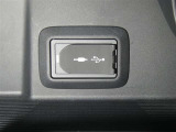 【充電用USB端子】デバイスの充電に便利です。※実際の接続端子は写真で確認or店舗までご気軽にお問合せください♪