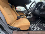 座り心地が良いシートなので長時間の運転でも快適にお過ごしいただけます。