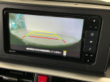 【フロントワイドビュー】発進時や狭い路地からの脱出などで重宝します。運転席から認識しづらい歩行者やクルマを確認することが可能!