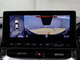 パノラミックビューモニター付きです。車両を上から見たような映像をディスプレイオーディオ画面に表示。運転席からの目視だけでは見にくい、車両周辺の状況をリアルタイムでしっかり確認できます。