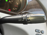 【オートライト(AUTO)】外の明るさをシステムが感知して、自動でヘッドライトが点灯します。ヘッドライトをつけ忘れを防ぐ便利機能です。