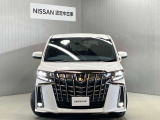 フロントガラスに撥水コーティングしませんか?独自のコーティング技術と専用撥水ワイパーで高い撥水効果を持続します。コーティング後は雨粒が水玉となってはじけ飛び、良好な視界を確保できます♪