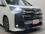 高輝度で点灯速度が速く、しかも消費電力の少ないLEDヘッドライトが装備されています!LEDの明るい光が走行中の視界の確保をサポートして、夜のドライブがより楽しく安全に運転できます♪