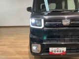 対象物が見やすい白く明るい光で夜間走行の安心度を高め 低消費電力で低燃費にも貢献します。