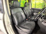 運転席シート廻りは使用感も少なく、良好な状態となっています。丁寧に使われていたことがよくわかりますね。