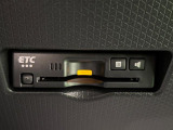 ETCカードを挿入することで高速道路を利用する際の支払いがキャッシュレスになったり、ETCスマートインターチェンジが利用できたり、とても便利なアイテムです!保証は修理保証のみとなります。