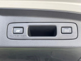 【パワーバックドア】スマートキーや運転席のボタンを押すだけでリアゲートが自動で開閉します!荷物を持っている時や、高い位置にあるバックドアを閉める際に便利な機能です♪
