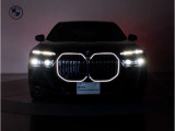 BMW代表的な特徴のキドニーグリル。BMWのすべてのモデルに採用され、BMWらしさを強調しております。
