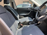 (運転席助手席)安全装備をオプションで追加するのは日本的発想。フォルクスワーゲン車はサイドエアバッグを全車標準で装備しております。