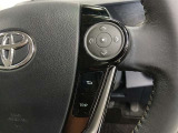 ステアリングには運転中でも簡単に操作できる各種スイッチついてます