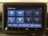 【ディスプレイオーディオ】スマホ感覚でサクサク操作できるのが気持ちいい。助手席の人にお気に入りの曲を選んでもらったり。余計な機能を削ぎ落としたシンプルさが、今のライフスタイルにぴったり馴染みます。