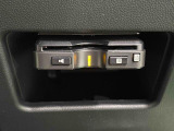 ETCカードを挿入することで高速道路を利用する際の支払いがキャッシュレスになったり、ETCスマートインターチェンジが利用できたり、とても便利なアイテムです!保証は修理保証のみとなります。