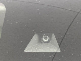 【エマージェンシーブレーキ】走行中に前方の車両等を認識し、衝突しそうな時は警報とブレーキで衝突回避と被害軽減をアシスト。より安全にドライブをお楽しみいただけます。