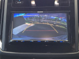 バックモニター付きで、車庫入れやバック時の後方確認をしっかりサポート。モニターに映し出される映像で死角も確認しやすく、狭い場所での駐車や後退時の操作をより安心して行えます。