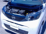 納車以降、お車のメンテナンスは自宅近所の日産サービス拠点にて承ります。専門の教育を受けたサービスフロント&メカニックが無料1ヶ月点検から法定/車検整備、万一の故障・不具合の修理まで全て担当いたします。