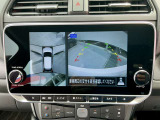 アラウンドビューモニターは車の全方位をカメラで映しだして障害物や人を確認、周りの状況を確認しながら安全に駐車できる便利な装備になります。