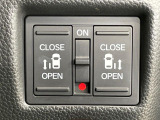 【両側パワースライドドア】スマートキーや運転席のスイッチで後席両側スライドドアの開閉が可能♪電動だから力を入れてドアを開ける必要が無く、小さなお子様でも簡単に開け閉めでき快適です♪