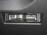 【シートヒーター搭載】シートを温めてくれる暖房機器です!長時間座っていると負担が掛かりやすい背中や腰、または冬場の寒い日に冷えやすい脚部に快適なぬくもりを♪