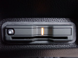 ■【ETC車載器】が装備されています。セットアップをしてお渡しとなり、ETCカードを差し込むだけで高速道路の利用が可能です。