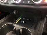 【ワイヤレス充電器】Qi規格対応のスマートフォンなどを置くだけでワイヤレス充電が可能です!