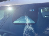 先進の安全運転システム、「Honda SENSING」を装備。衝突軽減ブレーキをはじめ、誤発進抑制、路外逸脱抑制、前走車追従、斜線維持など様々な機能がドライバーの安全運転をサポートします。