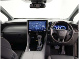 オシャレなインテリアで運転する気分も盛り上がりますよね^^