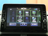 大画面の9インチメモリーナビです。クリアな画質を楽しんでいただけるフルセグTV、Bluetooth、HDMI機器の再生、AM/FMラジオ再生など、多数の機能が満載です!