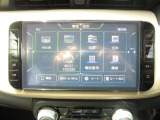 インパネとの一体感を演出するシステムレスなデザインの9インチナビゲーション