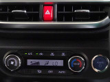 車内を快適に、オートエアコンを装備しています。