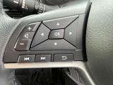 手元のスイッチでオーディオ操作出来ます☆視線をずらさなくて良いので安全運転にも一役かっていますね♪