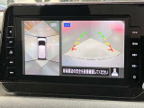 【アラウンドビューモニター】車を上から見下ろしているかのような映像で周囲の状況がひと目で確認、狭い駐車場に駐車するときも安心です♪