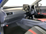 見通しのよいすっきりとした視界で、誰でも運転しやすいです。運転のしやすさは疲れにくさにも繋がりますよ♪