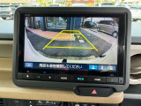 駐車時、後方の映像がモニターで確認できます。狭い場所での駐車もスムーズです。