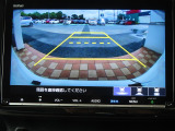 ギヤをRに入れるとナビの画面に後ろの映像が映るリヤカメラ付!後退時の安全確認やコンディションの悪い視界でもカラーバックモニターがドライバーをサポート☆☆☆