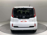 人気カラー:ホワイトパ-ル! 車のデザインがボディカラー【ブラック】によって、車が大きく見えてカッコいいです!
